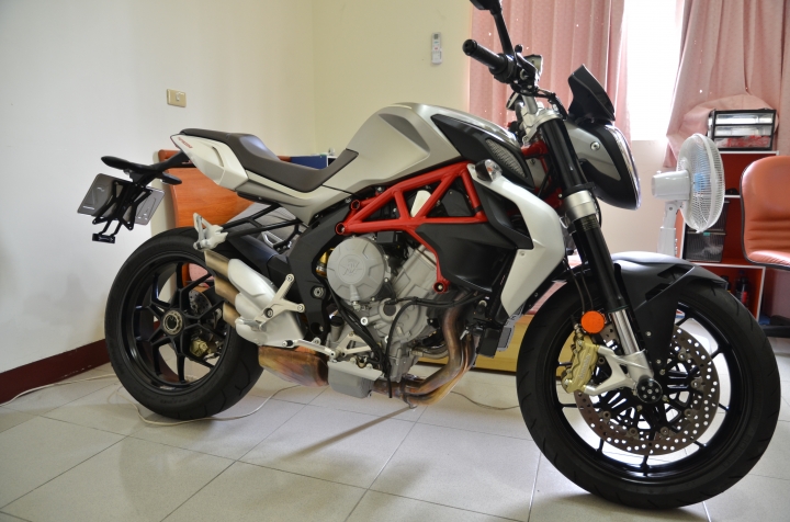 2手 MV AGUSTA 小B 開箱多圖分享