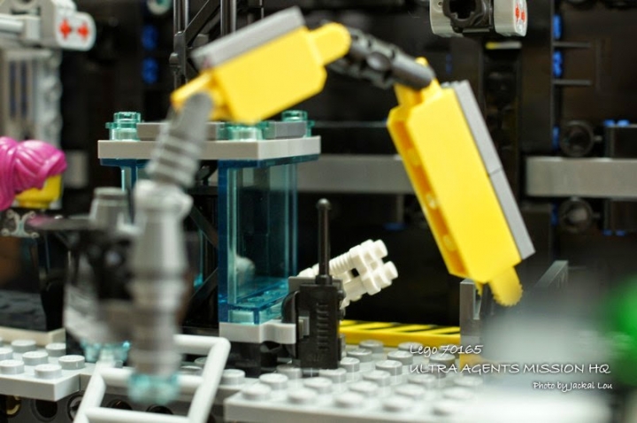 Lego 70165 Ultra Agent Mission HQ 特務行動基地車