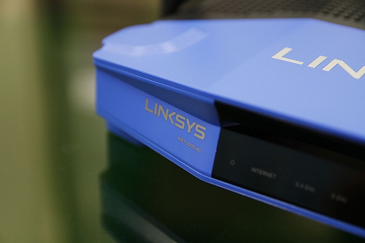 LINKSYS WRT1900AC 開箱