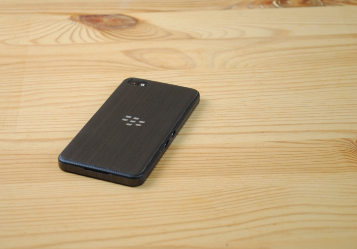 Dbrand Skin- Blackberry 黑z10 黑金屬 開箱