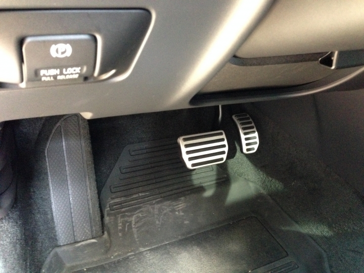 Volvo XC60 T5 R-Design...開箱！9/30補充
