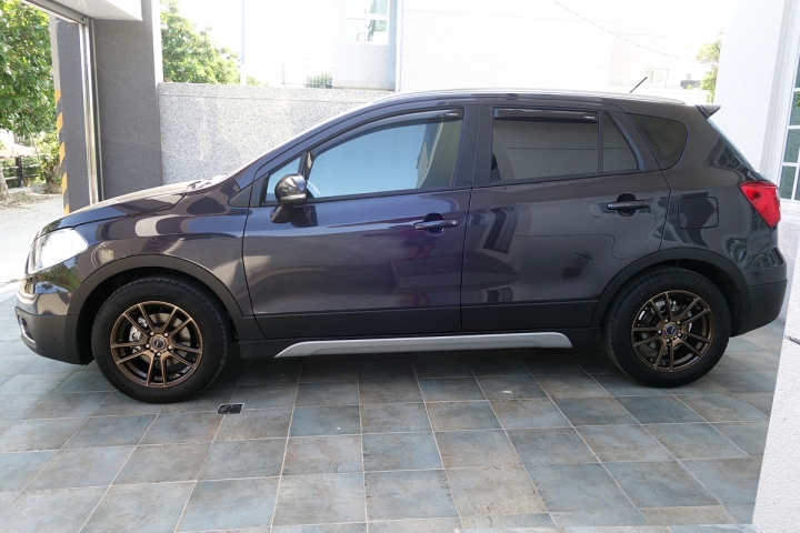 SX4 Crossover 換鞋記。