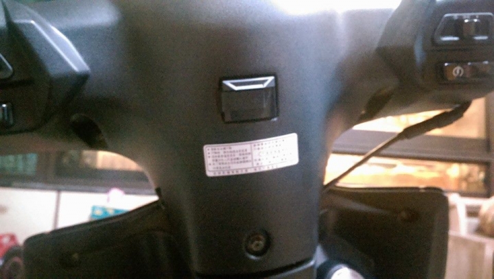 新手第一次開箱《雷霆 150 ABS Motocam 消光黑》