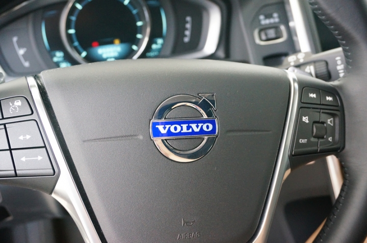 《VOLVO仲夏輕鬆遊》VOLVO XC60 T5 R-Design好感試駕!!!