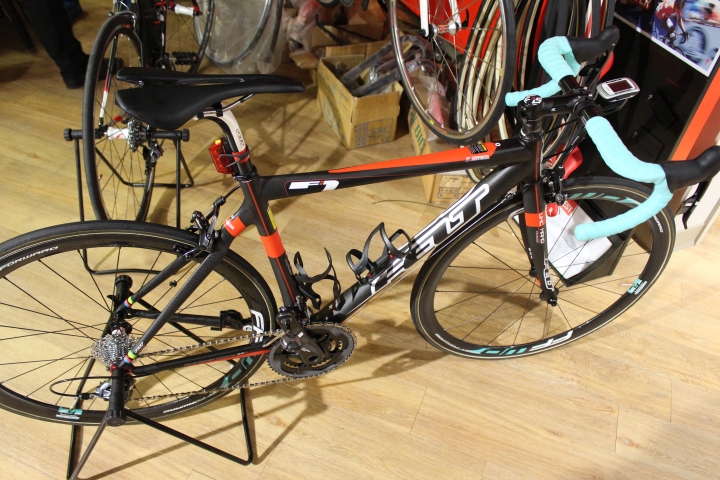 [開箱]  Felt F1+SRAM Force