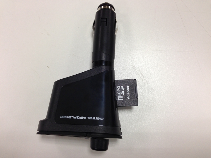 瘋mall購物輕鬆買試用活動分享~~車用 MP3 to FM 轎車 卡車 貨車 12V~24V 皆可使用~開箱~