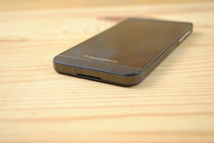 Dbrand Skin- Blackberry 黑z10 黑金屬 開箱