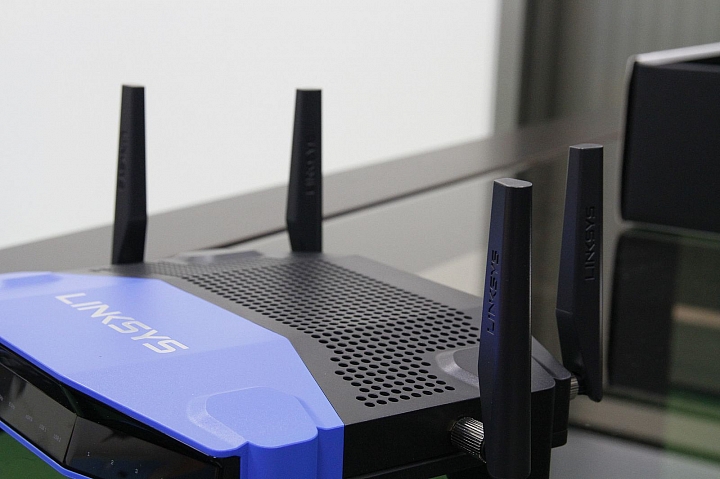 LINKSYS WRT1900AC 開箱