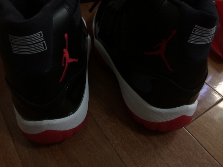 請大大幫我鑑定一下  AJ XI BRED