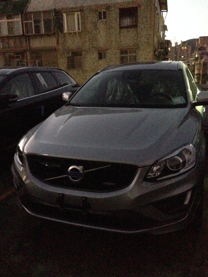 Volvo XC60 T5 R-Design...開箱！9/30補充