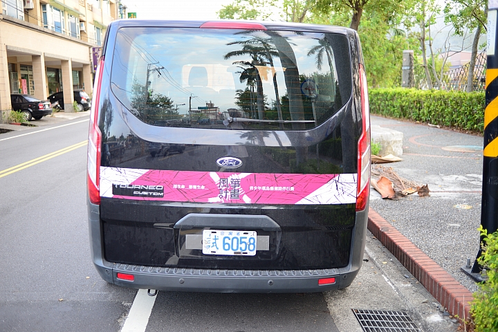 鄉下人的過時間諜照--FORD  TOURNEO CUSTOM