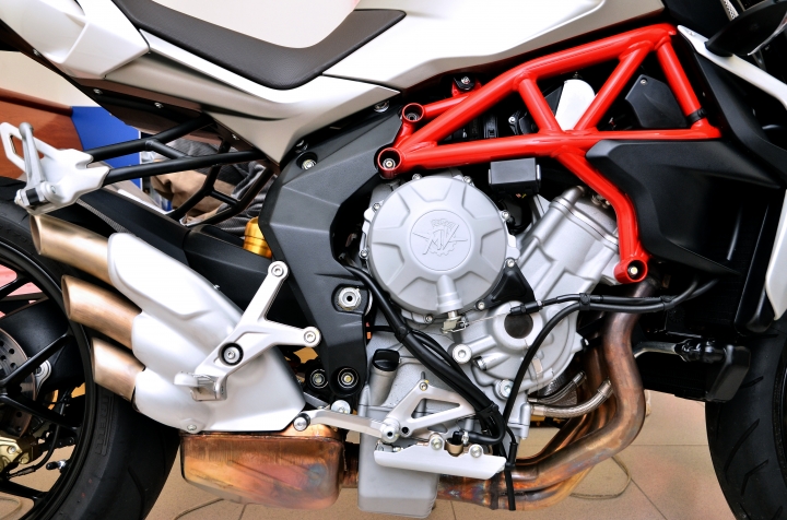 2手 MV AGUSTA 小B 開箱多圖分享
