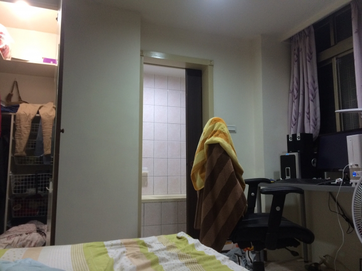 如果衛浴旁邊是更衣室，會建議敲牆犧牲更衣室的20公分，來擴大浴室空間嗎?