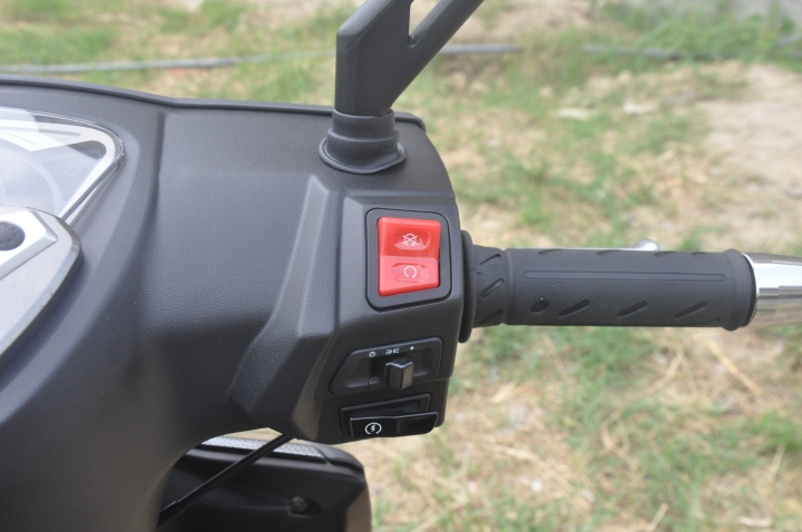 新手第一次開箱《雷霆 150 ABS Motocam 消光黑》