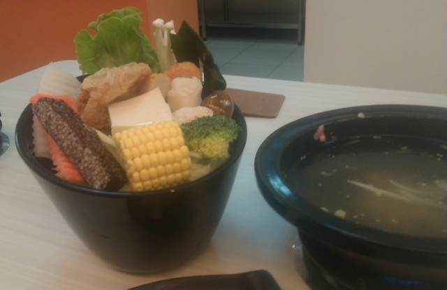 小路的家庭主婦生活 ~斗六美食 兩披索靚鍋^___^