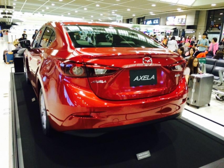 TOKYO成田國際機場  NEW Mazda 3