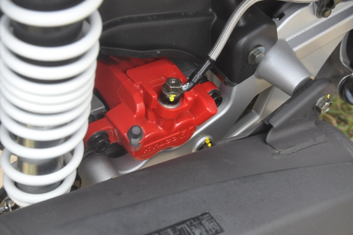 新手第一次開箱《雷霆 150 ABS Motocam 消光黑》