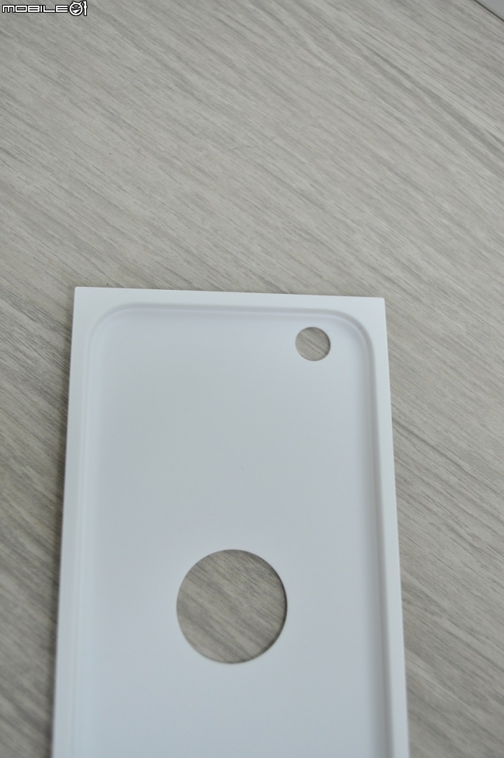 iPhone 6 香檳金入手開箱 + TUNEWEAR SOFTSHELL TPU保護套，說不出的爽感~~