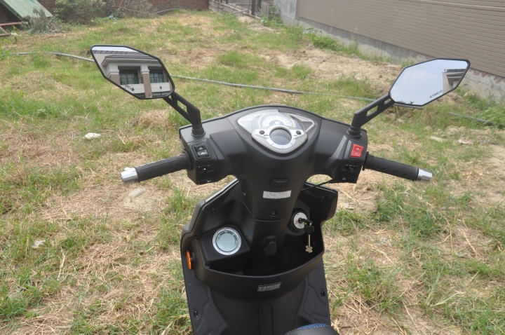 新手第一次開箱《雷霆 150 ABS Motocam 消光黑》