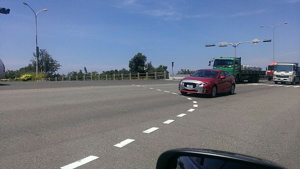 轉貼 New Mazda 3 偽裝車