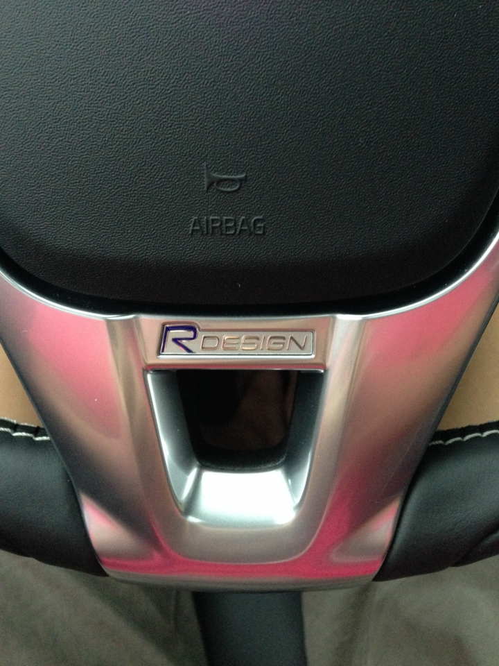 Volvo XC60 T5 R-Design...開箱！9/30補充