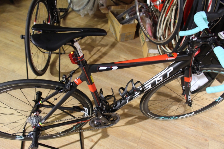 [開箱]  Felt F1+SRAM Force