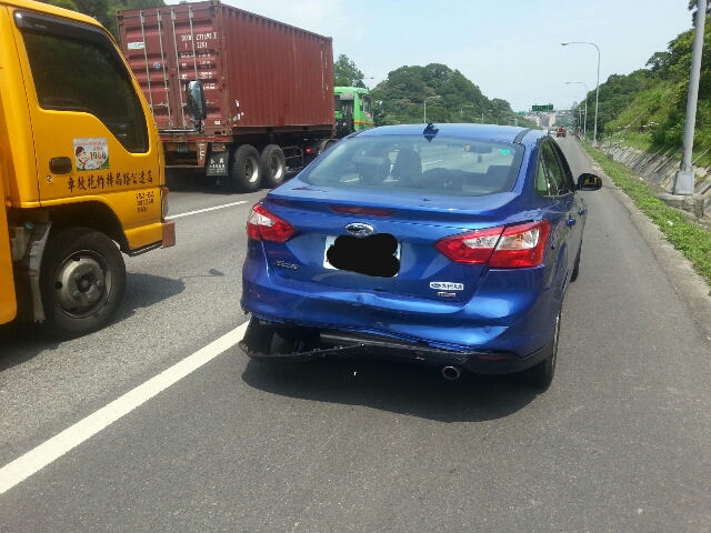 喔耶，牽兩個多月的新車被撞之人生第一次被撞