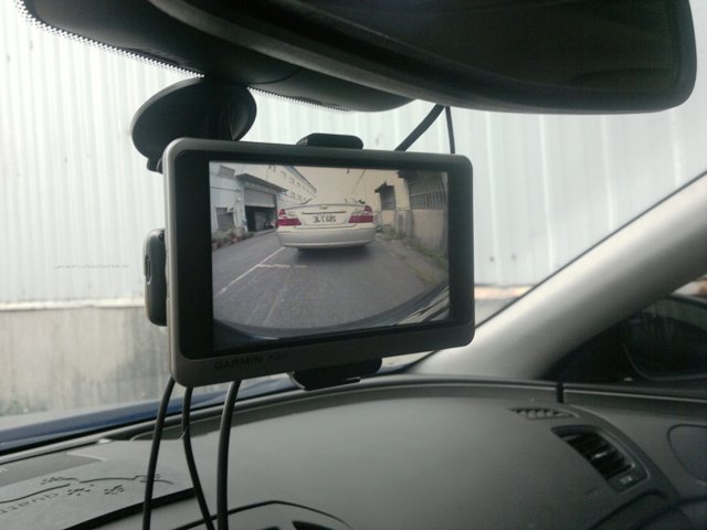 Insignia Sports Tourer改裝外掛倒車顯影鏡頭轉接整合Garmin-nüvi 3595