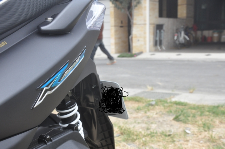新手第一次開箱《雷霆 150 ABS Motocam 消光黑》