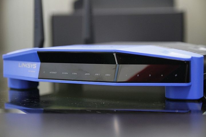 LINKSYS WRT1900AC 開箱