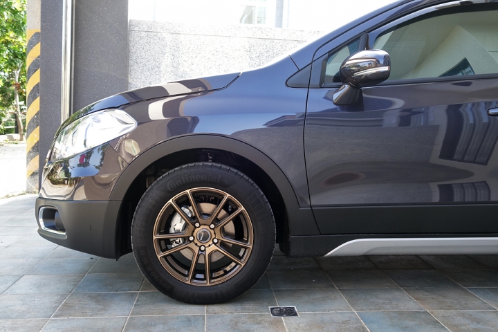SX4 Crossover 換鞋記。