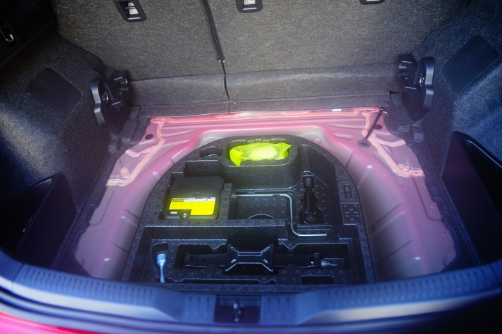 赤い彗星 --- TOYOTA AURIS 夏亞專用機四百公里體驗