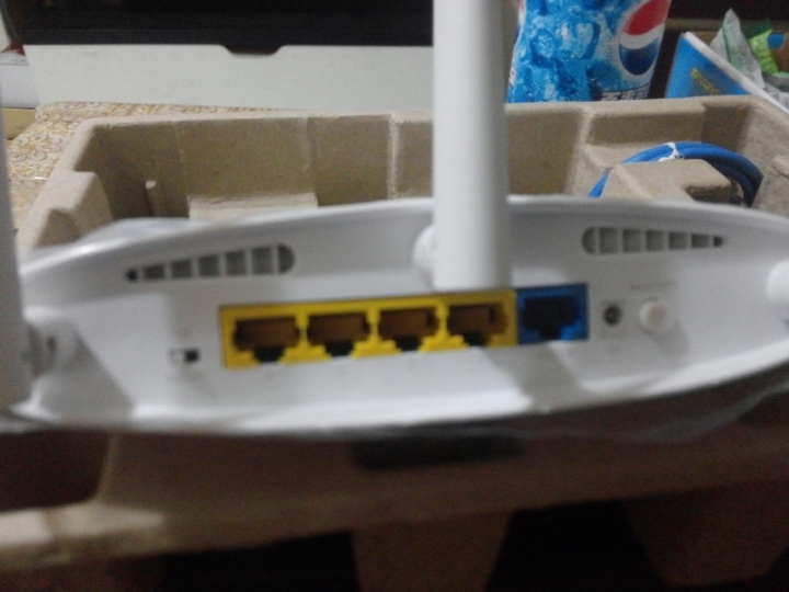 平價AC 老闆說 比N快三倍 還可以偷偷翻牆 ..EDIMAX  BR-6208AC AC750..  開箱 圖多..有些廢話..可以咬"土豆"