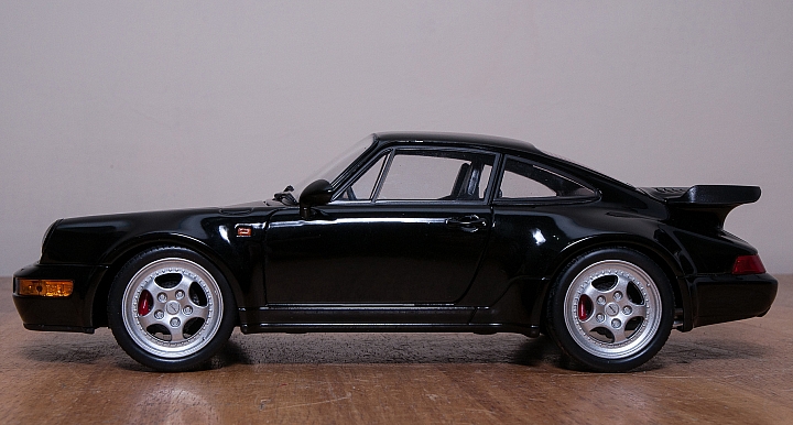 【分享】Welly 1/18 Porsche 911 (964) turbo