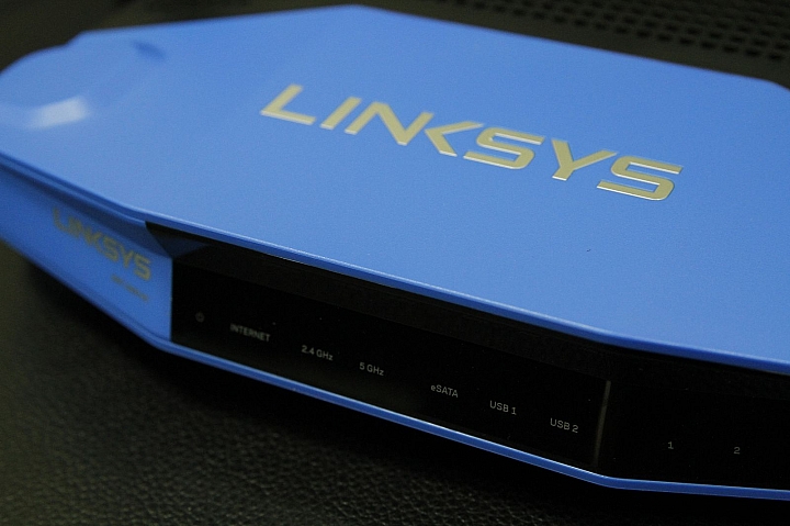 LINKSYS WRT1900AC 開箱