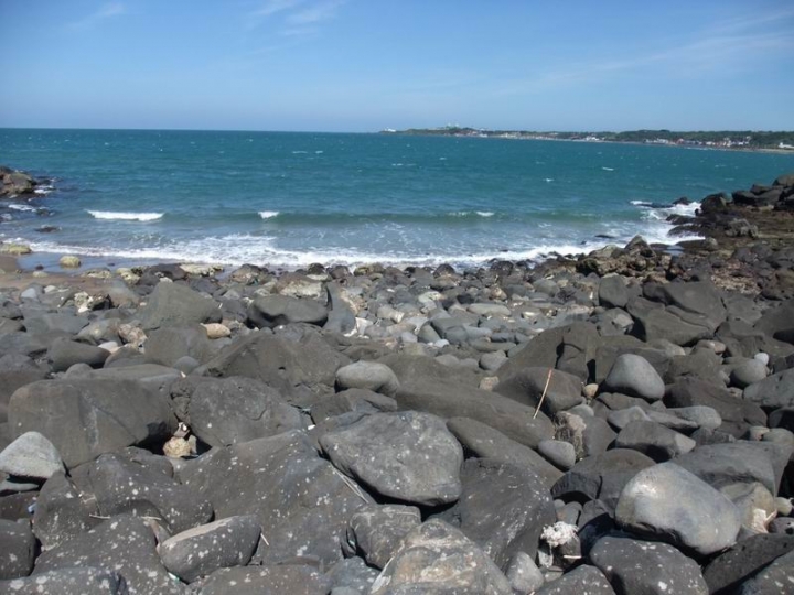 美景浩劫之石門白沙灣左岸風稜石海灘巨石陣事件