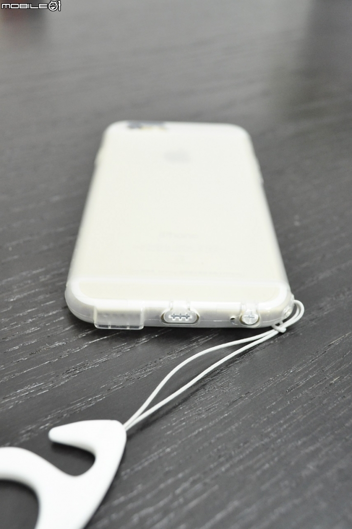 iPhone 6 香檳金入手開箱 + TUNEWEAR SOFTSHELL TPU保護套，說不出的爽感~~