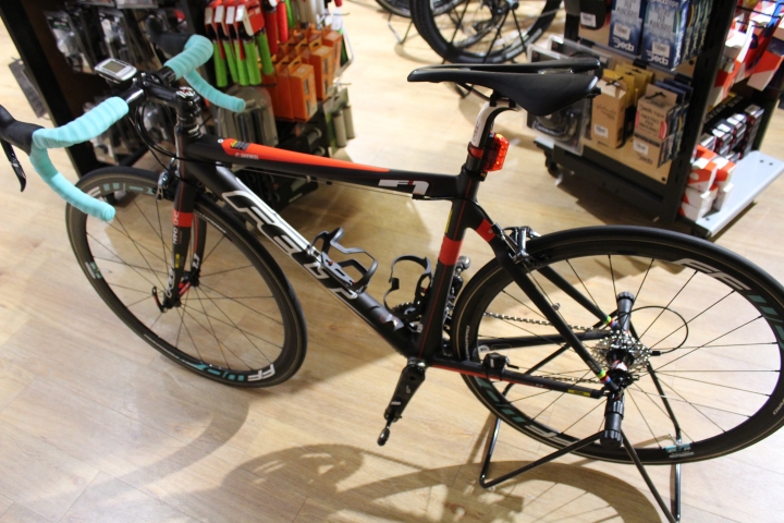 [開箱]  Felt F1+SRAM Force