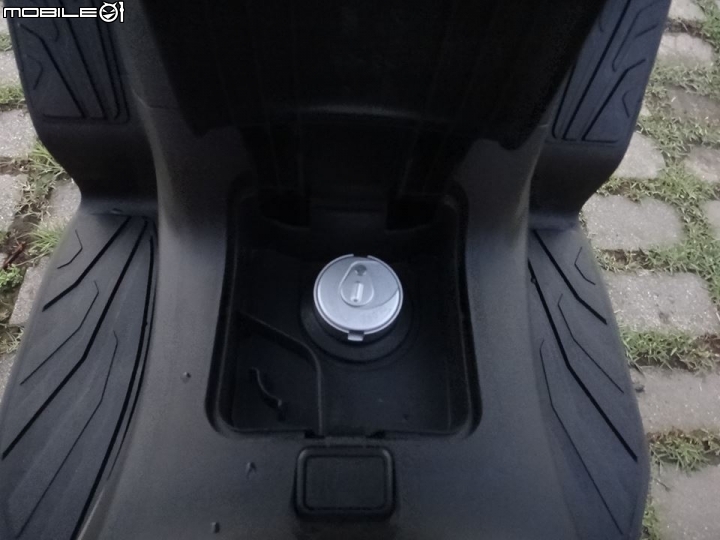 [開箱] 深藍好朋友 2014 SYM GTS300i abs 消光藍