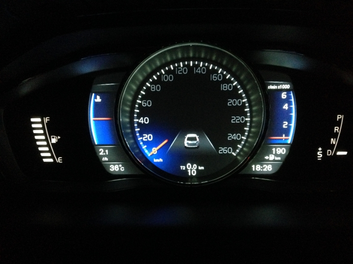 Volvo XC60 T5 R-Design...開箱！9/30補充