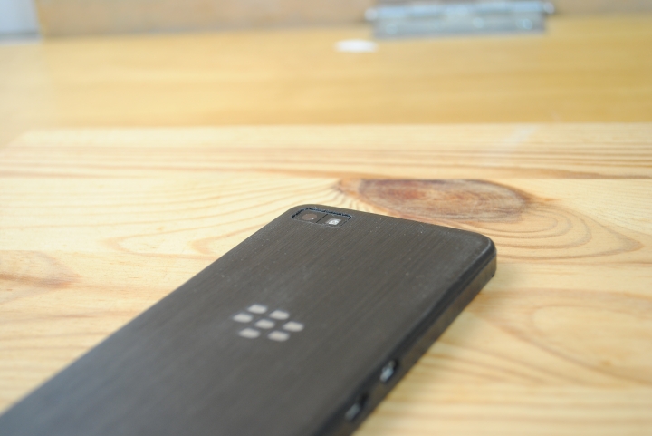 Dbrand Skin- Blackberry 黑z10 黑金屬 開箱