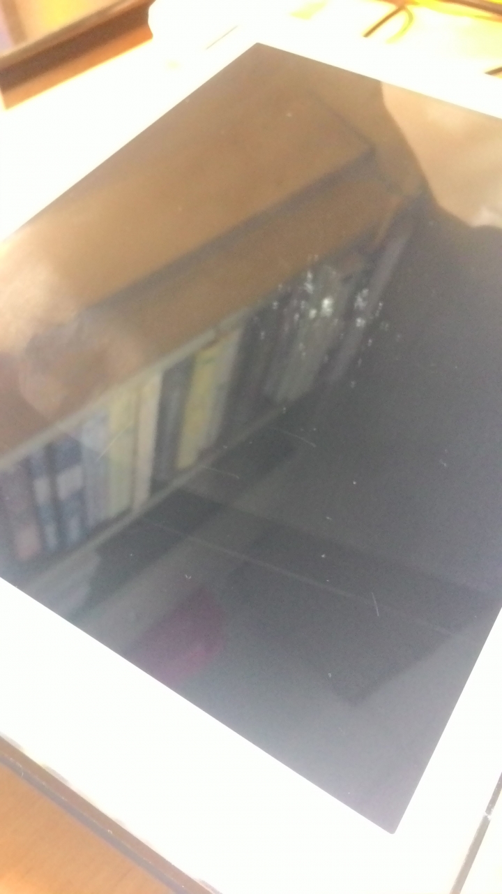 請問有其他人跟我一樣iPad Air的螢幕內撞傷嗎??