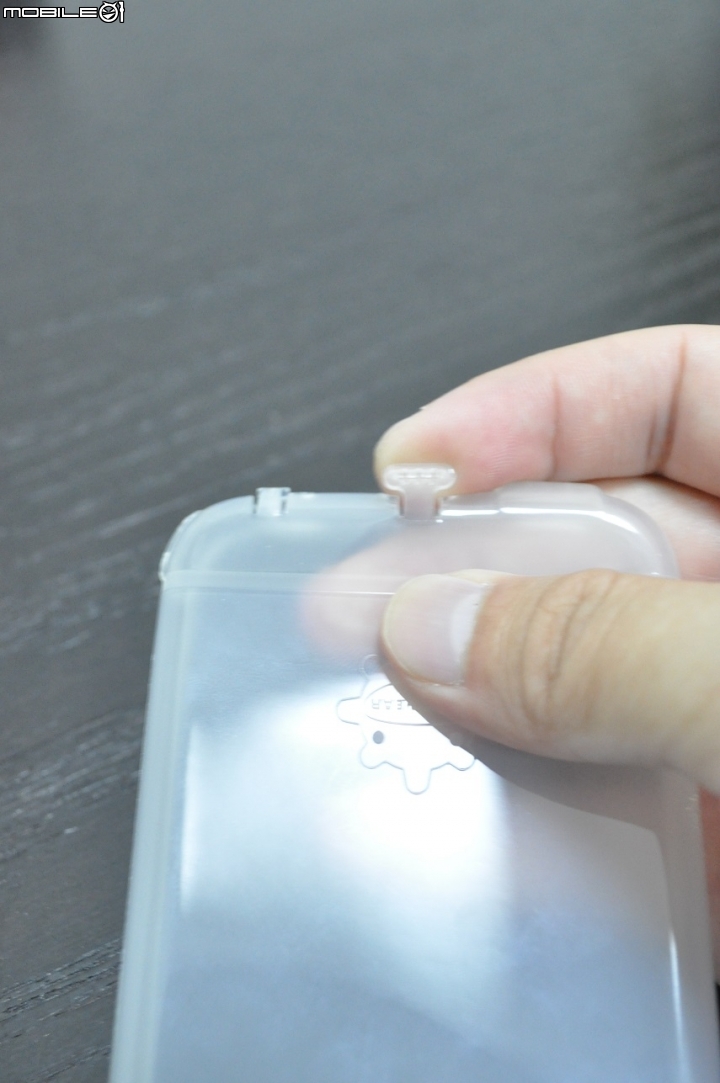 iPhone 6 香檳金入手開箱 + TUNEWEAR SOFTSHELL TPU保護套，說不出的爽感~~