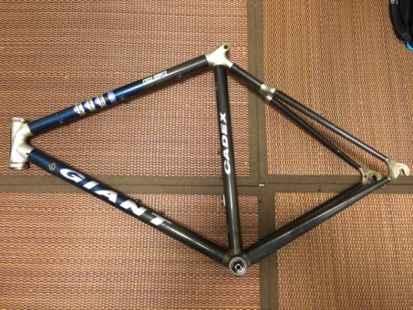 GIANT CADEX CFR1 老車架開箱，後續組車請益。