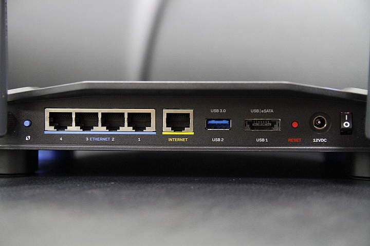 LINKSYS WRT1900AC 開箱