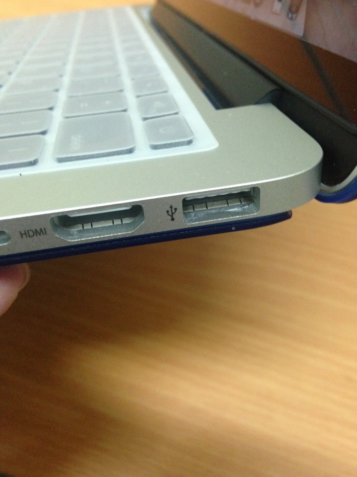 MBPR USB 孔內掉漆問題
