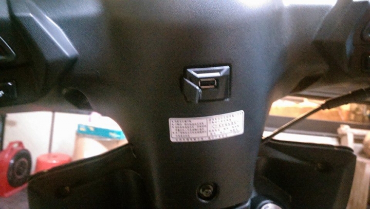 新手第一次開箱《雷霆 150 ABS Motocam 消光黑》