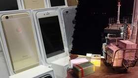 香港海關追走私船查獲138支iPhone6