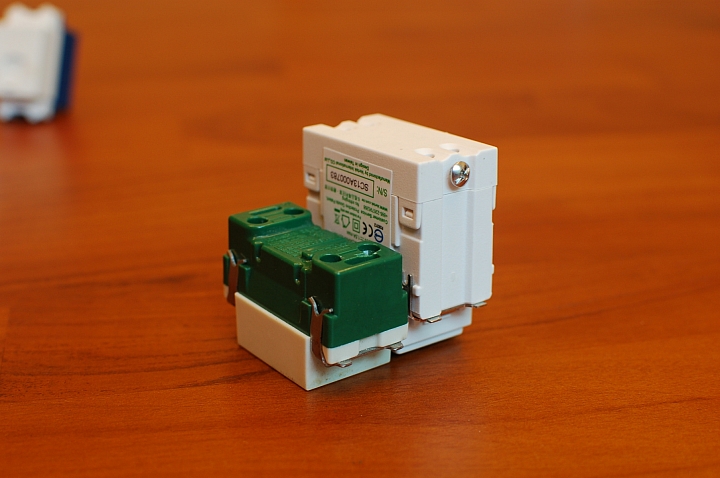 Vertek埋入型USB充電座...開箱測試說明