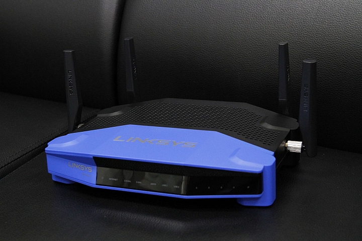 LINKSYS WRT1900AC 開箱